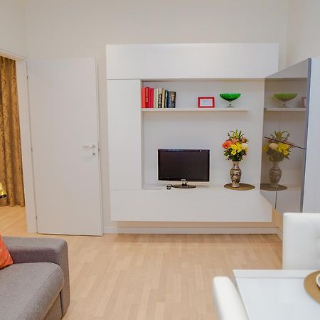 מילאנו Guesthost - Istria M5 Cozy Apartment מראה חיצוני תמונה